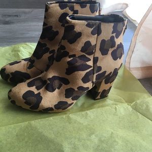 ASOS Shoes - Fabulous ASOS houndstooth velvet boot ASOS Shoes - Fabulous ASOS houndstooth velvet boot